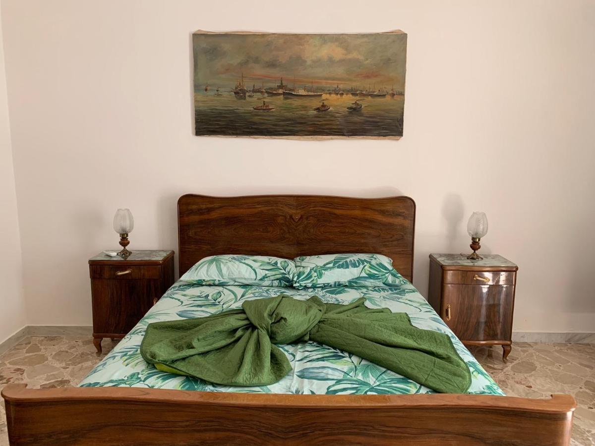 Fiori Catene Tra Le Torri Conversano Buitenkant foto