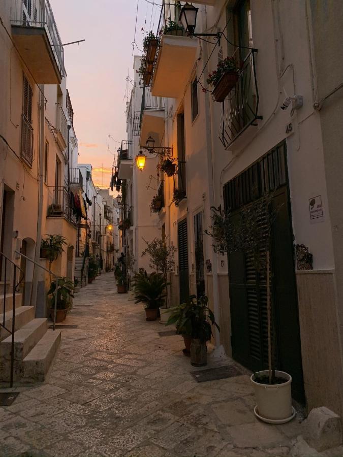 Fiori Catene Tra Le Torri Conversano Buitenkant foto