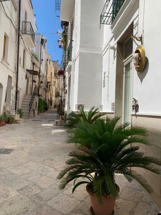 Fiori Catene Tra Le Torri Conversano Buitenkant foto