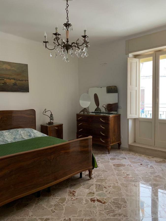 Fiori Catene Tra Le Torri Conversano Buitenkant foto