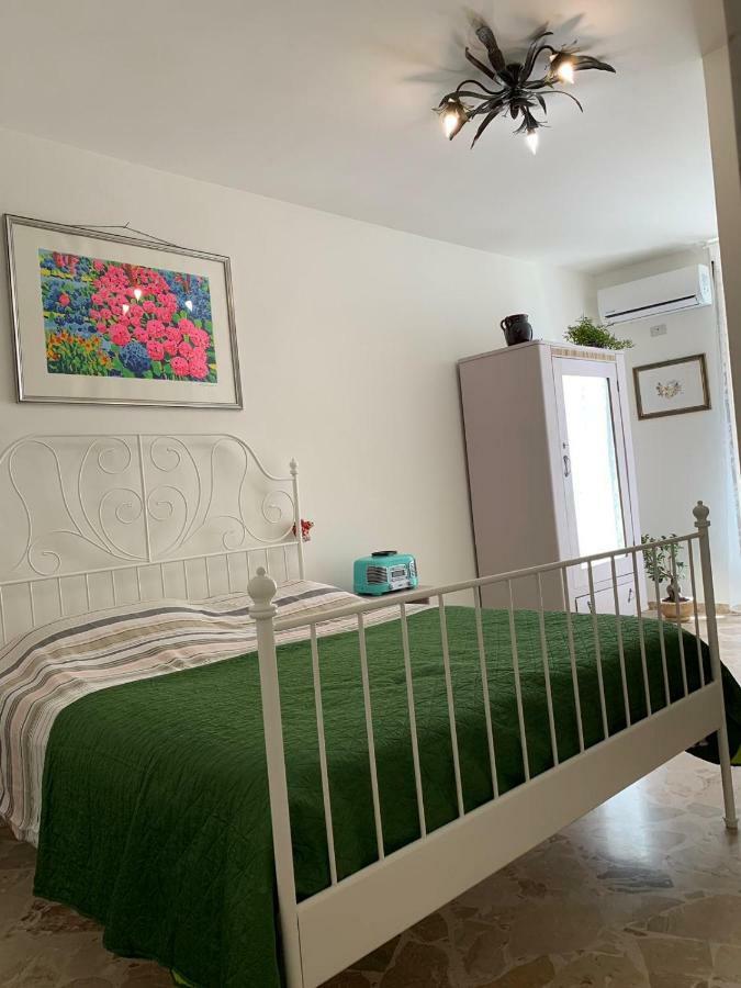 Fiori Catene Tra Le Torri Conversano Buitenkant foto